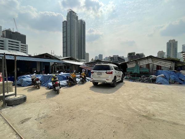 ให้เช่าที่ดินซอยสุขุมวิท 39 ใกล้ทองหล่อ อโศก พร้อมพงศ์ เพื่อสร้างบ้านพักคนงานก่อสร้าง เลือกขนาดที่ดินได้ตั้งแต่ 300 - 1200 ตร.วา ใกล้สถานี BTS พร้อมพงษ์